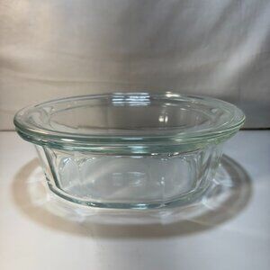 Pyrex 804-B Casserole Dish with Lid